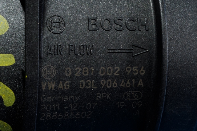 Luftmengde/luftmassemåler til Škoda Yeti 2009-2013 (Fase 1)  (BOSCH|0 281 002 956|03L 906 461 A|)
