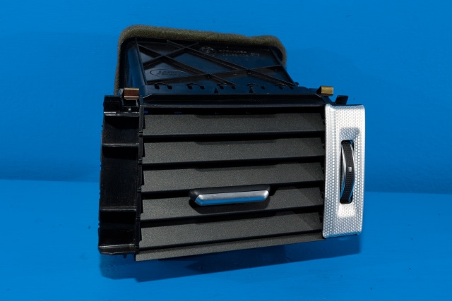 Dashbord friskluftdyse høyre til Land Rover Range Rover, Evoque, 2011-2019 (Type I)  (LAND ROVER|BJ32-018B08-HB)