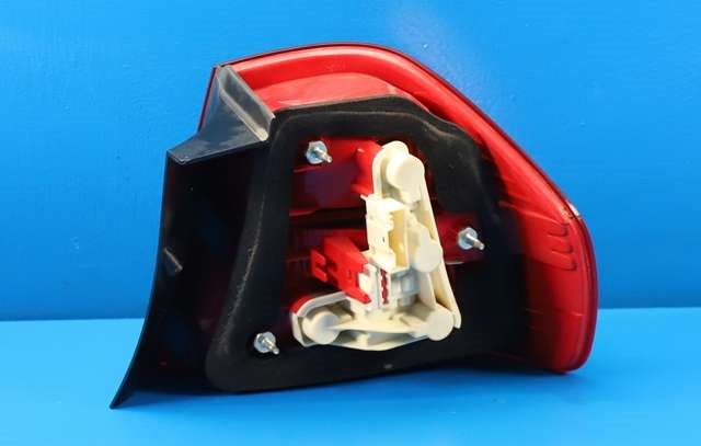 Baklykt venstre ytre til BMW 3-Serie 2005-2011 (E90/E91/E92/E93) (E90/E91/E92/E93) (BMW|6 937 457|)