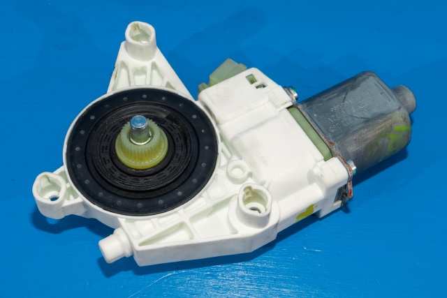 Ruteheis, kun motor, høyre bak til Mercedes GL 2006-2012 (X164) (X164) (MERCEDES|A 251 820 02 08|)