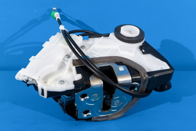 Låsekasse høyre foran til Toyota Yaris, 2014-2020 (Type III, Fase 2)