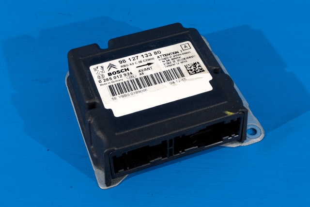 Styreenhet airbag hovedsensor til Peugeot 208 2012-2019 (Type I) (BOSCH|0 285 012 924|98 127133 80|)
