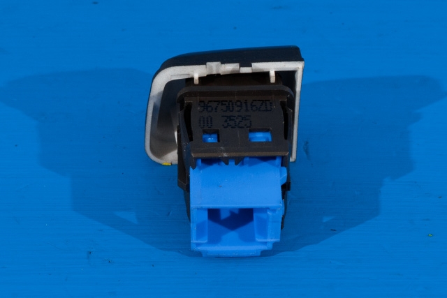 Bryter nødblink til Peugeot 208 2012-2019 (Type I)  (PEUGEOT|96 750916 ZD|)