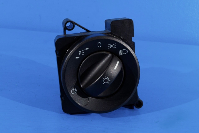 Bryter lys til Mercedes Sprinter 2006-2013 (Fase 1) (906) (906) (MERCEDES|A 906 545 05 04|)