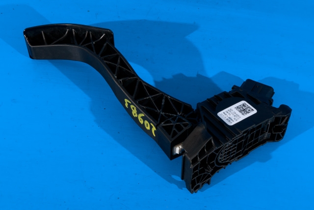 Pedal gass til Audi A3 2012-2016 (Type III, Fase 1) (HELLA|6PV 010 621-11|5Q1 723 503 H|)