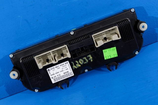 Varmeapparat betjening til Škoda Octavia 2009-2013 (Type II, Fase 2) (HELLA|5HB 009 749-44|3T0 907 044 AR|)