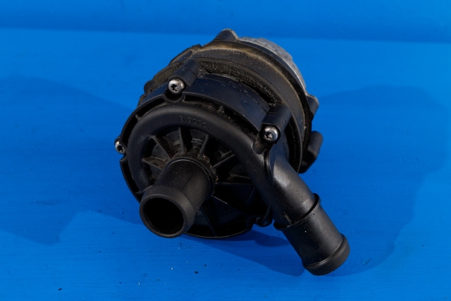 Sirkulasjonspumpe til Audi A3, 2012-2016 (Type III, Fase 1)  (BOSCH|0 392 024 003)