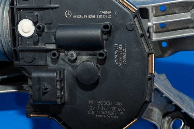 Viskermotor frontrute komplett m/overføring til Mercedes E-Klasse 2009-2013 (Fase 1) (W212) (W212) (BOSCH|1 397 220 666|)