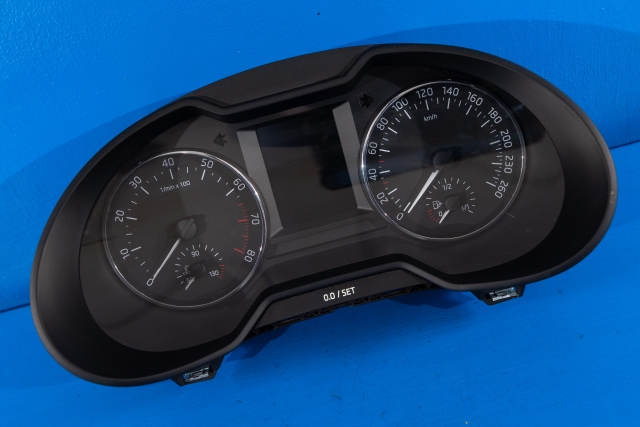 Instrumentpanel til Škoda Octavia, 2013-2016 (Type III, Fase 1) (VAG|5E0 920 750)