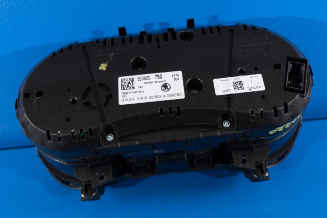 Instrumentpanel til Škoda Octavia 2013-2016 (Type III, Fase 1) (VAG|5E0 920 750|)