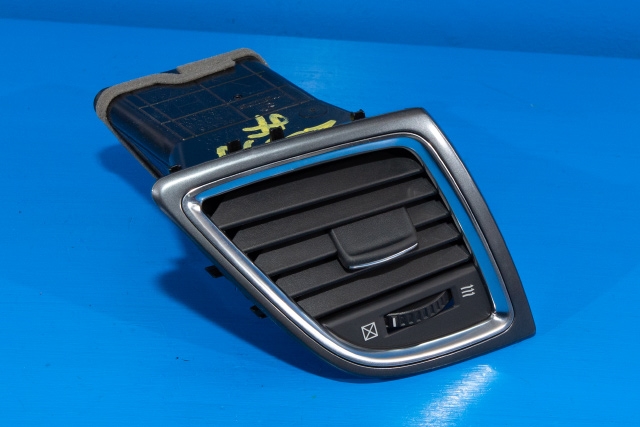 Dashbord friskluftdyse høyre til Mazda 3, 2016-2019 (Type III, Fase 2)  