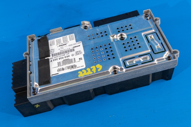Bilstereo forsterker til Audi A8 2003-2010 (Type II)  (VAG|4E0 035 223 F|)