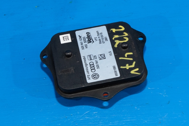 Styreenhet lys (LCM - Light Control Module) til VW Passat 2015-2019 (Fase 1) (B8) (B8) (VAG|3G0 941 329|)