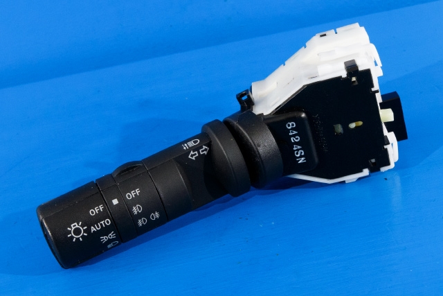 Bryter blink til Nissan Qashqai, 2007-2010 (Type I, Fase 1)  