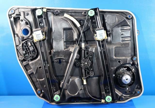 Ruteheis høyre foran til Mercedes B-Klasse, electric drive 2014-2018 (W242) (W242) (MERCEDES|A 246 906 52 00|)