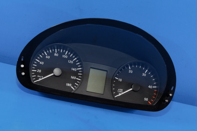 Instrumentpanel til Mercedes Sprinter, 2013-2018 (Fase 2) (906) (906) (MERCEDES|A 906 900 76 02)