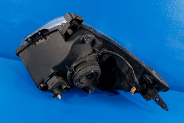 Frontlykt venstre halogen til Suzuki Swift 2005-2010