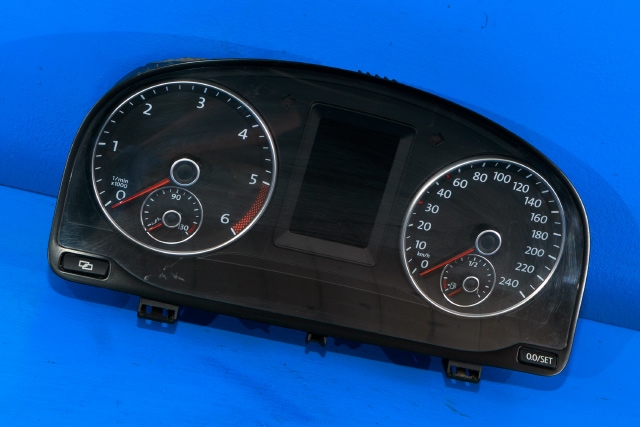 Instrumentpanel til VW Caddy 2010-2015 (Type III, Fase 2) (VAG|2K0 920 865 A|)