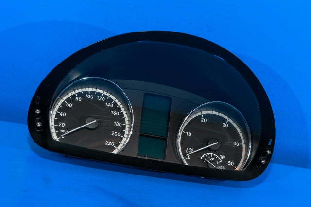 Instrumentpanel til Mercedes Vito/Viano, 2010-2014 (Fase 2) (W639) (W639) (JOHNSON|2600706-02)