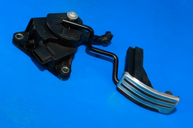 Pedal gass til Nissan Qashqai, 2010-2014 (Type I, Fase 2) (NISSAN|2641B-20397)