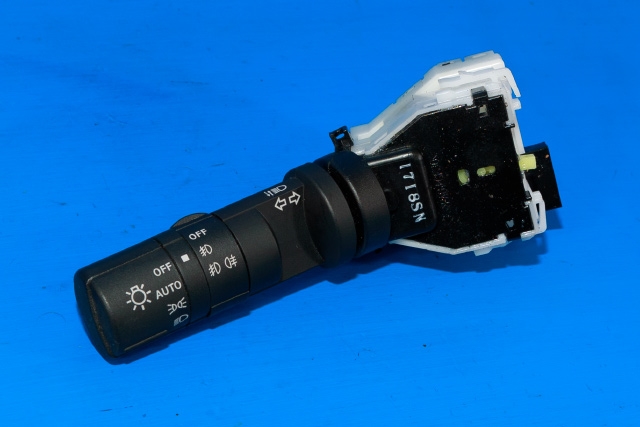 Bryter blink til Nissan Qashqai, 2010-2014 (Type I, Fase 2)