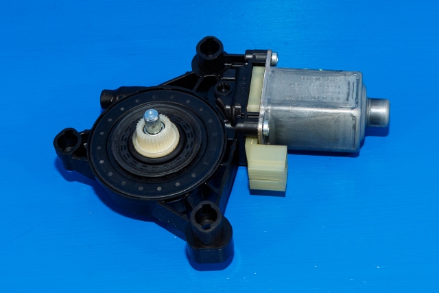 Ruteheis, kun motor, venstre foran til VW Golf VII 2012-2017 (Fase 1) (VAG|5Q0 959 801 B|)