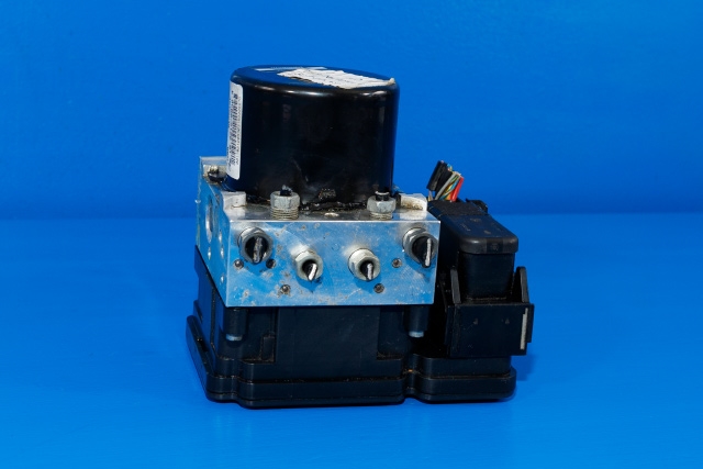 ABS sentral til Ford Focus, 2011-2014 (Type III, Fase 1)  (FORD|BV61-2C405-AJ)