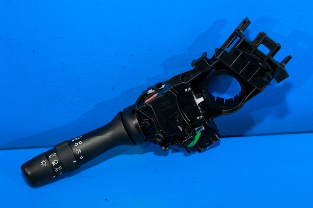 Bryter blink til Toyota Yaris, 2014-2020 (Type III, Fase 2) (TOYOTA|17F940-0D320)