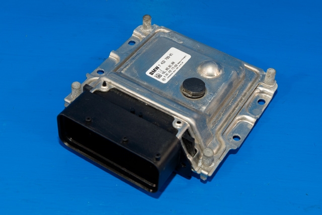 Styreenhet diverse til BMW X5, 2013-2018 (F15) (F15) (BOSCH|0 281 032 173)