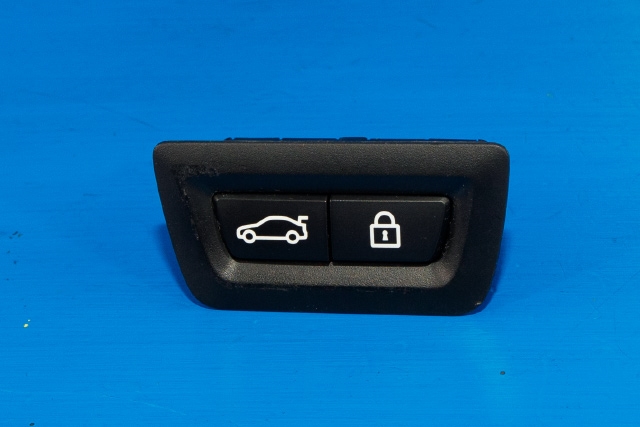 Bryter baklukeåpner til BMW X5, 2013-2018 (F15) (F15) (BMW|9 275 121-02)