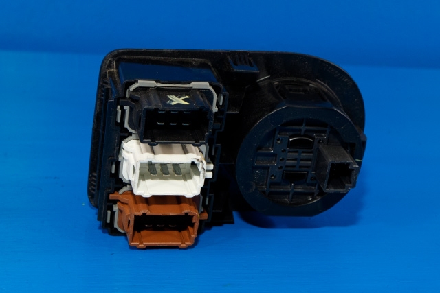 Bryter setevarme til Nissan Qashqai 2010-2014 (Type I, Fase 2)