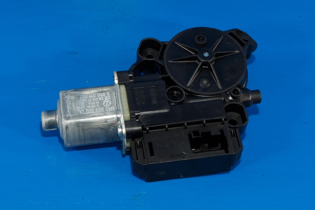 Ruteheis, kun motor, høyre foran til VW Polo, 2014-2017 (Type V, Fase 2)  (VAG|6R0 959 802 DL)