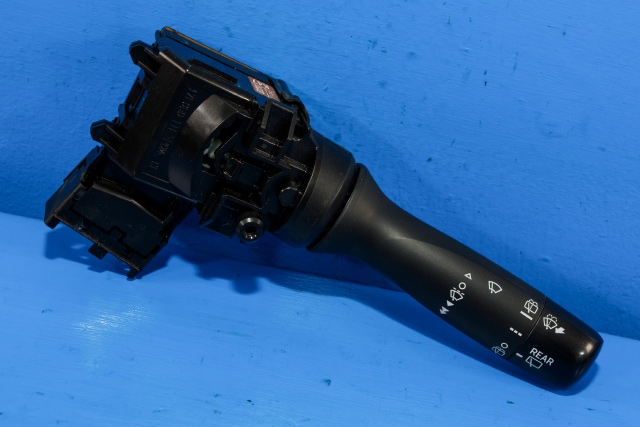 Bryter visker til Toyota Urban Cruiser 2009-2014 (TOYOTA|52230-17F704|)