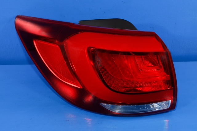 Baklykt venstre ytre til Kia Sportage, 2010-2016 (Type III)  (KIA|92401-3W610)
