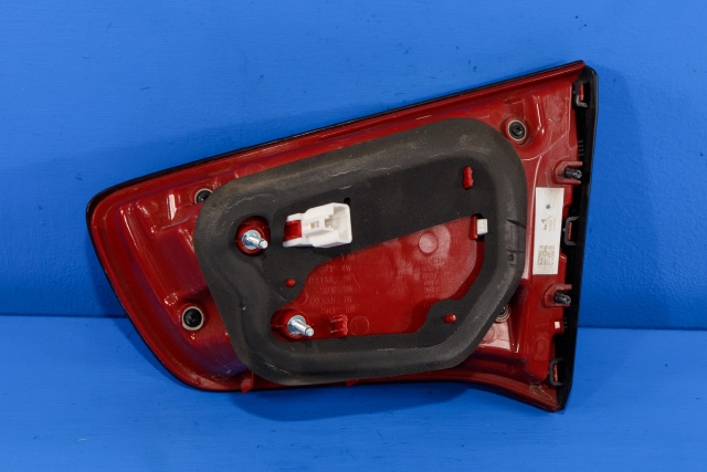 Baklykt venstre indre til Kia Sportage 2010-2016 (Type III)  (KIA|92405-3W610|)