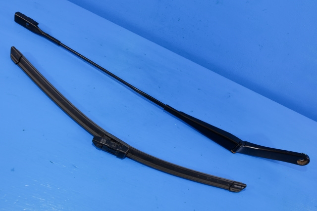 Viskerarm frontrute høyre til Audi A4, 2007-2014 (Type IV) (B8) (B8) (VAG|8K1 955 408 A)