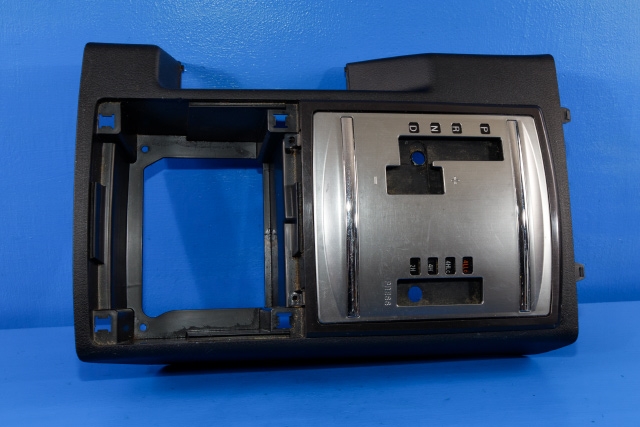 Dashbord diverse til Mitsubishi Pajero, 2007-2016 (Type IV, Fase 1)