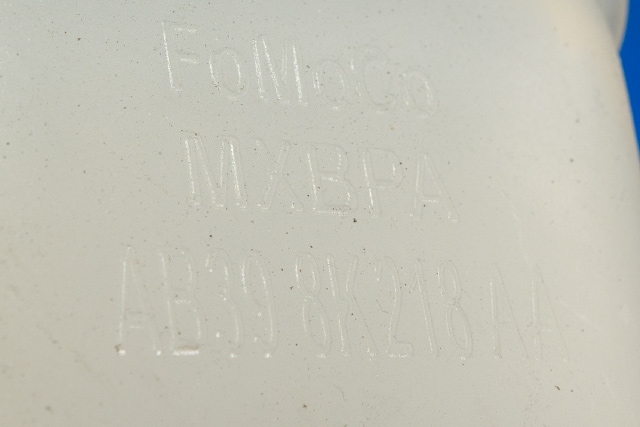 Ekspansjonstank til Ford Ranger 2012-2015  (FORD|AB39-8K218-AA|)