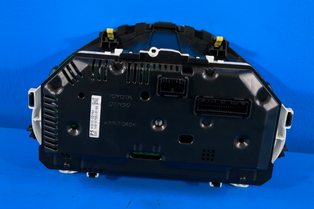 Instrumentpanel til Toyota Yaris 2012-2014 (Type III, Fase 1) (DENSO|157550-5186|83800-0DP50|)