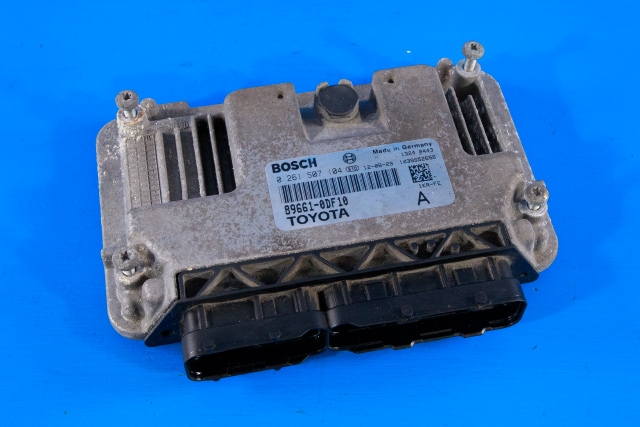 Styreenhet motor til Toyota Yaris, 2012-2014 (Type III, Fase 1)  (BOSCH|0 261 S07 104)