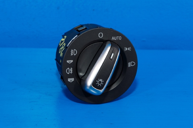 Bryter lys til Audi A6 2008-2011 (Type III, Fase 2) (C6) (C6) (VAG|4F1 941 531 E|)