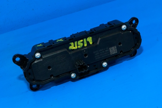 Bilstereo betjeningspanel til Ford Transit Connect 2018-->> Type II, Fase 2  (FORD|KT1T-18K811-CA|)
