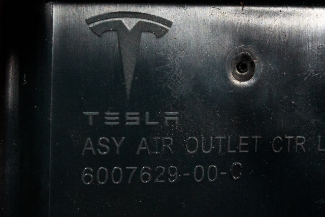 Dashbord friskluftdyse til Tesla Model S 2013-2016 (Fase 1)