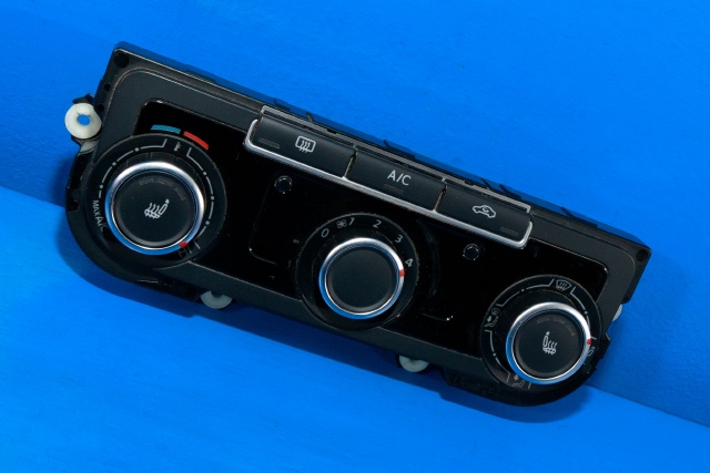 Varmeapparat betjening til VW Caddy, 2010-2015 (Type III, Fase 2) (HELLA|5HB 011 292-01)