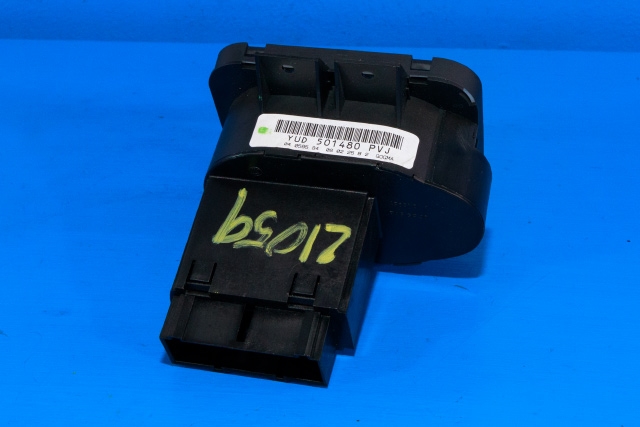 Bryter lys til Land Rover Discovery 2005-2009 (Type III)  (LAND ROVER|YUD501480|)