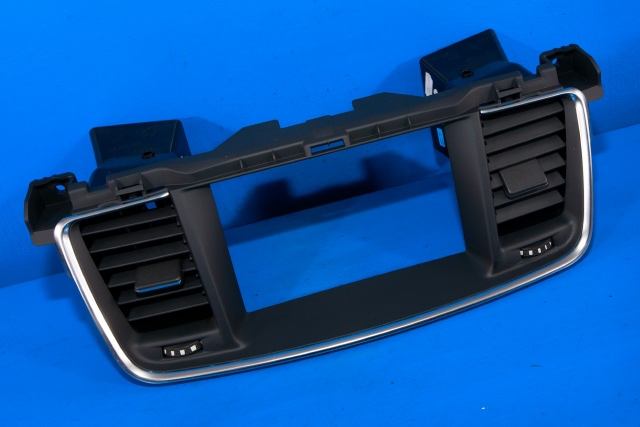 Dashbord friskluftdyse midtkonsoll til Peugeot 508, 2011-2014 (Type I, Fase 1)  