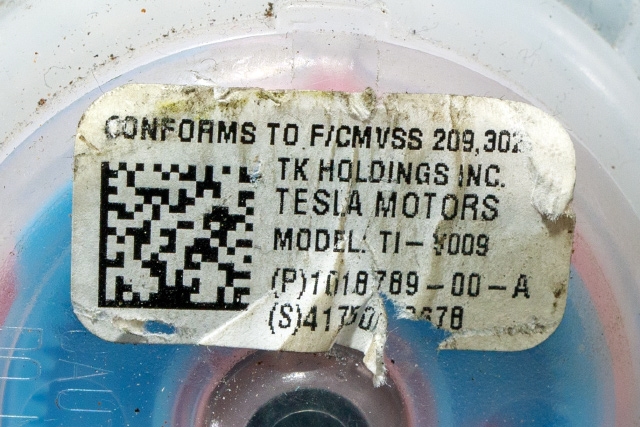 Sikkerhetsbelte bak venstre til Tesla Model S 2013-2016 (Fase 1)  (TESLA|1018789-00-A|)