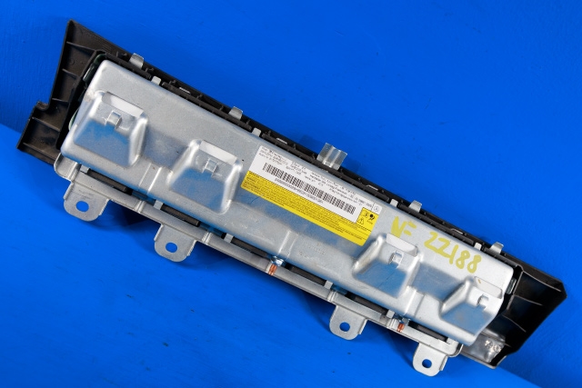 Airbag kne til Mercedes B-Klasse, electric drive 2014-2018 (W242) (W242) (MERCEDES|A 246 860 03 02|)