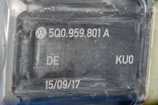 Ruteheis venstre bak til Škoda Superb 2015-->> (Type III) (BOSCH|0 130 822 715|5Q0 959 801 A|)