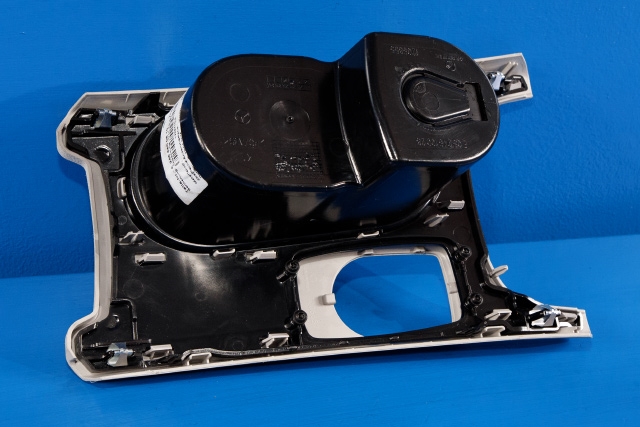 Dashbord koppholder til Mercedes B-Klasse, electric drive 2014-2018 (W242) (W242) (MERCEDES|A 246 680 08 10|)